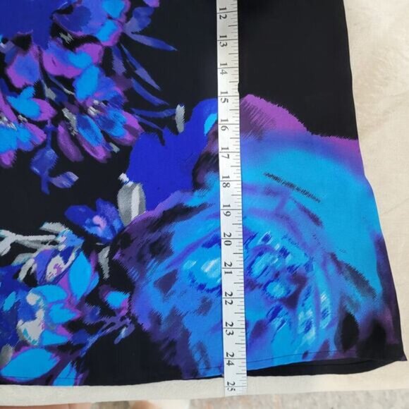 Adrianna Papell‎ Vibrant Blue and Purple Floral Blouse - Size Medium - Picture 10 of 10